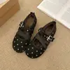 Sapatos Mary Jane de Lã com Bolinhas Estilo Coreano Retrô Feminino 2026 Outono Inverno Novo Estilo Temperamento Alça Única de Fivela Bico Baixo Sapatos Individuais