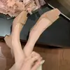 Zapatos de tacón alto elegantes de estilo suave, punta cuadrada, hebilla cuadrada clásica, tacón grueso para primavera