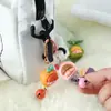 Llavero de Muñeca de Fruta Tridimensional Lindo Colgante de Niña Azuo Colgante de Mochila Escolar de Dibujos Animados para Estudiante Llavero para Mejor Amiga