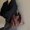 Bolso de Cubo Retro de Ante Transfronterizo para Mujer, Bolso tipo Bolsa de Basura Escarchada, Bolso Pequeño con Cadena de Remaches de Fragancia, Bolso de Hombro Cruzado