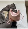 2025 Nuevo Bolso Bento de Moda de Verano Simple Francés para Viajero Casual Nicho de Un Hombro Axila Cruzado