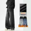 Inverno 2026 Novo Estilo Jeans Americano High Street Espessado com Veludo para Homens Jovens Energéticos Corte Reto Solto Cintura Elástica