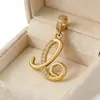 Fornecimento de Website Independente Colar com Pingente de 26 Letras, Banhado a Cobre com Ouro 18K e Cravejado com Diamantes, Estilo Europeu e Americano, Exclusivamente para Joias Transfronteiriças