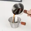 Mango de Madera de Haya Taza Medidora para Espresso Italiano Acero Inoxidable con Escala Jarra Pequeña para Leche Taza Receptora de Extracción de Líquido de Café