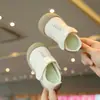 Zapatos deportivos de malla para niños, zapatos de malla transpirables para niños pequeños, nuevos modelos de primavera y verano, zapatos de bebé de suela blanda, zapatillas de punta cerrada, zapatos para niños pequeños