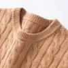 Novo suéter de cashmere transfronteiriço para homens, espessado, padrão torcido de cinco agulhas e três fios, cor sólida versátil, gola redonda, suéter casual de luxo leve