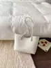 Bolsa de Viaje de Gama Alta para Mujer, Nueva Tendencia 2026, Bolso de Hombro de Lujo Ligero de Nicho, Bolso Tote de Gran Capacidad, Bolso Cubo