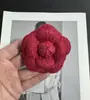 Casa de la Suerte Niña con 6.6cm de Alto Gama Viento Fragante Pequeño Flor Gruesa NI Súper Formada Flor de Camelia con Broche