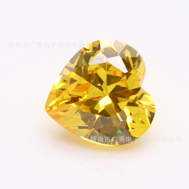 心形金黄锆石