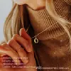 Moda europeia e americana estilo ins pingente de 26 letras design de nicho colar de aço titânio colar de aço inoxidável