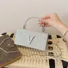 Bolsa de Ombro Única de Metal para Mão e Transversal Estilo Coreano Design Simples Corrente Estilo 2026 Moda Casual Elegante