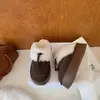 Guyun 2026 Botas de Nieve Peludas Nuevas para Mujer, Invierno con Suela Gruesa, Forradas de Felpa, Cálidas, Zapatos Bajos de Algodón, Pantuflas de Punta Cerrada para Mujer