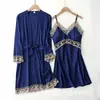 Conjunto de pijama de seda gelada feminino para o verão, camisola sexy de renda com roupão, conjunto de cinco peças, roupa de casa de manga comprida para live do TikTok com bojos