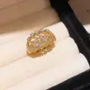 Anillo Abierto Bañado en Oro Real de 18K, Diseño Hueco, Simple y Moderno, Pulsera de Moda, Lujo Ligero, Sensación de Alta Gama, Joyería para Mujer
