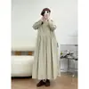 Novo estilo outono vestido de algodão artístico e fresco com meia botão, solto e versátil, vestido longo com patchwork de pregas sanfonadas que rejuvenesce