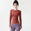 Top de Yoga de Manga Larga Texturizado para Mujer, Cuello Redondo, Estampado de Letras Pequeñas, Elástico, Ajuste Delgado, Transpirable, Agujero para el Pulgar, Top de Entrenamiento
