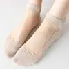 Calcetines finos transparentes bajos de primavera y verano para mujer, calcetines de cristal nuevos con ribete de encaje, calcetines cortos con un estilo juvenil, calcetines hasta la mitad de la pantorrilla