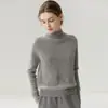 ¡Suave y delicado con la piel! Suéter 100% cachemira pura para mujer, con cuello semialto, un diseño de punto sencillo, un corte holgado y un estilo versátil como capa base.