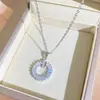 Nueva joyería de moda, collar de acero de titanio para mujer, cadena de clavícula exquisita y a la moda con circonitas de diamantes completos, colgante de lujo ligero