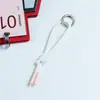 Huayang ofrece accesorios personalizables como colgantes, correas para botellas de agua, cordones para teléfonos móviles y productos portátiles DIY anti-pérdida y anti-caída, disponibles para venta al por mayor directamente del fabricante.