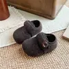 Zapatos de Algodón de Color Sólido para Niñas 2026 Nuevo Estilo Otoño/Invierno Niñas Pequeñas Antideslizantes Suela Suave Niños Medianos/Grandes Zapatos de Algodón Cálidos para Niños Forrados de Felpa