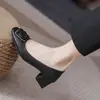 Zapatos de tacón alto franceses de piel suave para mujer, nuevo estilo de otoño 06, puntera cuadrada poco profunda versátil, tacón medio, adecuados para entrevistas y desplazamientos, zapatos de tacón grueso de un solo color