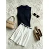 Chaleco de Punto sin Mangas con Cuello Polo Azul Marino Estilo Old Money Combinado con Shorts Blancos de Algodón y Lino, Nuevo Atuendo de Verano para Mujer