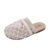 Sandalias Cerradas para Niñas 2026 Nuevo Estilo de Verano Zapatillas Casuales de Suela Suave para Niñas Zapatos de Malla para Playa al Aire Libre para Niñas