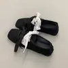 Zapatos de tacón sencillos para mujer con tiras, modernos, con aumento interno de altura, dulces y retro, nuevo modelo 2026, zapatos bajos para el día a día, punta cuadrada con cordones
