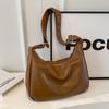 Bolsa de mensageiro feminino 2023 novo outono e inverno de grande capacidade retrô versátil nicho bolsa de ombro bolsa de bolinho de massa feminina
