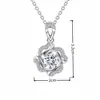 Colgante de flor de amor rotatorio con diseño de moissanita de imitación y flor de diamante en flor de verano.