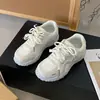 Nuevas zapatillas de correr con diseño de otoño, zapatillas deportivas versátiles y transpirables, cordones de moda, adecuadas para senderismo, 2026, parte superior de malla cómoda