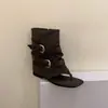 Sandalias para mujer, zapatos de plataforma súper populares, estilo de celebridad de internet, con aumento de altura interno, vibra retro, diseño tachonado, botines modernos para mujer