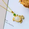 S925 Ovos de Caranguejo Naturais Pequenos com Pingente de Ovo Colorido Corrente para Clavícula Pingente de Jade Quadrado Oito Pingente de Colar Alto Senso