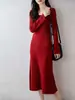 Vestido de Punto de Lana Pura con Cuello en U para Invierno 2026, Manga Larga para Mujer, Ajustado, Color Sólido, Canalé, Largo Medio