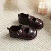 Sapatos Mary Jane retrô de princesa da moda para crianças, nova coleção primavera/outono 2026, com fechos de velcro e detalhes de fivela, sapatos de couro com sola macia para meninas