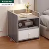 Mesa de Cabeceira Elevada Pequena Moderna Minimalista Alta Três Gavetas Mini Mesa de Cabeceira Gabinete para Espaço Estreito Armário de Armazenamento de Cabeceira do Quarto