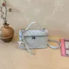 Bolsa simples de bolinhas para mulheres, nova bolsa quadrada pequena casual em formato de caixa 2026, bolsa transversal versátil de verão com acabamento texturizado