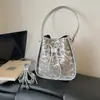 Bolso bandolera tipo cubo de tela de lunares de moda estilo coreano para mujer, nuevo bolso de hombro para el verano 2026, nicho dulce y elegante, para el día a día