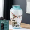 Nuevo Estilo Chino Flor de Loto y Peonía Pintados a Mano Cerámica Jarrón Pequeño Jingdezhen Jarrón Pequeño Transparente Adornos para Arreglos Florales de Sala de Estar