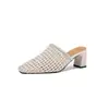 Zapatillas Cuadradas de Tacón Grueso con Diseño Personalizado Tejido Estilo Elegante para Cubrir la Cabeza 2026 Verano Moda Estilo Coreano Zapatillas Perezosas para Mujer