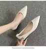 Zapatos de Cuero Suave Cómodos de Suela Plana Individuales Profesionales para Mujer Otoño 2026 Zapatos Nuevos Slip-on Puntiagudos Suela Suave Zapatos de Trabajo Zapatos de Cuero para Oficina