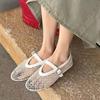 Zapatos Planos Nuevos Transfronterizos con Correa de Hebilla, Diseño Transpirable Hueco de Malla, Zapatos de Moda Redondos de Talla Grande para Primavera y Verano, Venta al por Mayor para Mujeres
