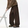 Pantalones Versátiles y Modernos Color Café Melard para Hombre, Estilo Otoño e Invierno, Pantalones Suaves y con Caída de Corte Limpio, Pantalones Paracaídas Estilo Americano Arrugados