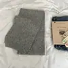Bufanda de Punto de Color Sólido de Lana ~ Cachemir de Calidad con Procesamiento de Etiqueta y Bordado, Bufanda Personalizada de Fabricante de Lotes Pequeños