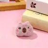 Colgante broche capibara de felpa rosa DIY lindo caricatura capibara accesorio para bolso accesorios para puesto de ropa