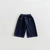 Novos Jeans de Outono para Meninos e Meninas de 1 a 8 Anos, Calças Retas de Perna Larga, Calças Longas Modernas para Primavera e Outono