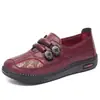 Sapatos de pano novos da primavera de 2024, estilo Old Beijing, femininos, modernos, casuais, com sola macia, planos, leves, para mães de meia-idade e idosas