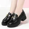 Mocasines 2026 Otoño/Invierno Nuevo Estilo Zapatos Pequeños de Cuero Estilo Británico Estilo Académico Casual Versátil Zapatos de un Solo Color Suela Gruesa Zapatos de Cuero Mujer