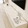 Tapete para TV na cor creme, não lavável, resistente a óleo e à prova d'água, toalha de mesa retangular longa, exalando um luxo leve e estética de alta qualidade, adequado para uso como tapete de balcão na entrada ou perto do sapateiro